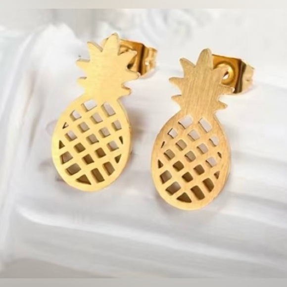 Pineapple Bundle of soap dish/jewelry dish and earring studs - Picture 2 of 11